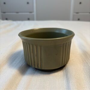 McCoy Vintage #138 Pottery, Ribbed sides, 5" diam